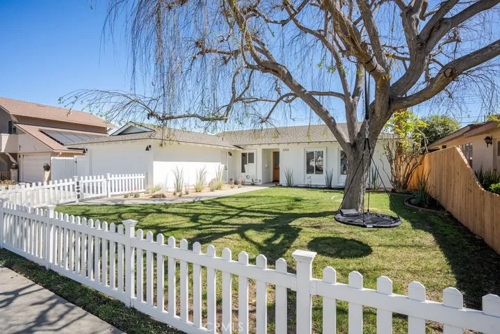 3254 Washington Avenue, Costa Mesa, California 92626