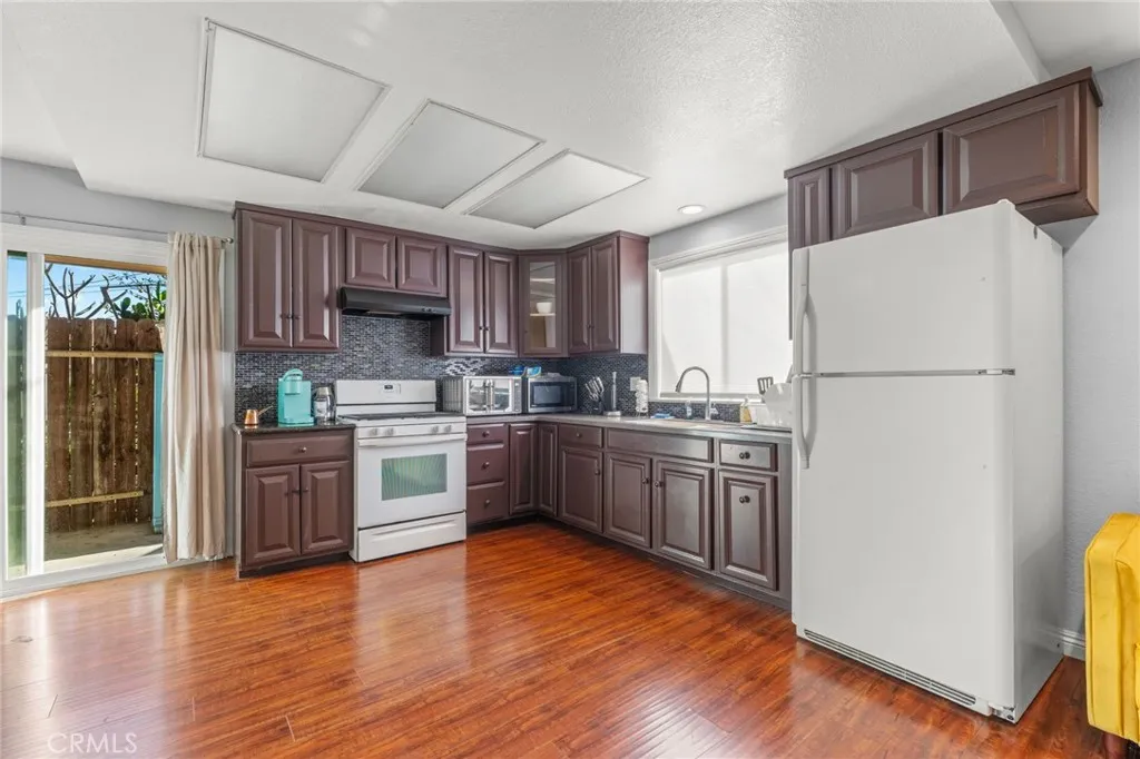 2040 Kilson Drive, Santa Ana, California 92707 home-pic-8