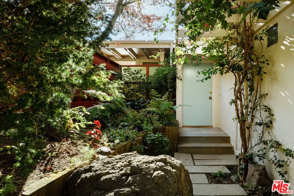 2764 Outpost Drive, Los Angeles, California 90068 home-pic-2