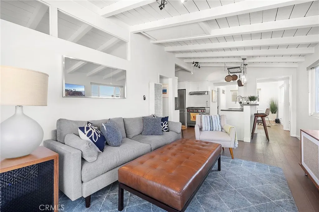 200 Moonstone Street, Manhattan Beach, California 90266, 3 Bedrooms Bedrooms, ,3 BathroomsBathrooms,Residential,For Sale,Moonstone,SB25041697