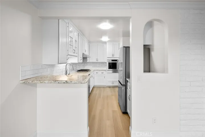 304 Avenida Cumbre, Newport Beach, California 92660