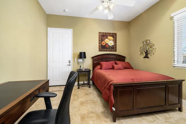 25-web-or-mls-NWCalleLaReina_OPMG_0325_0