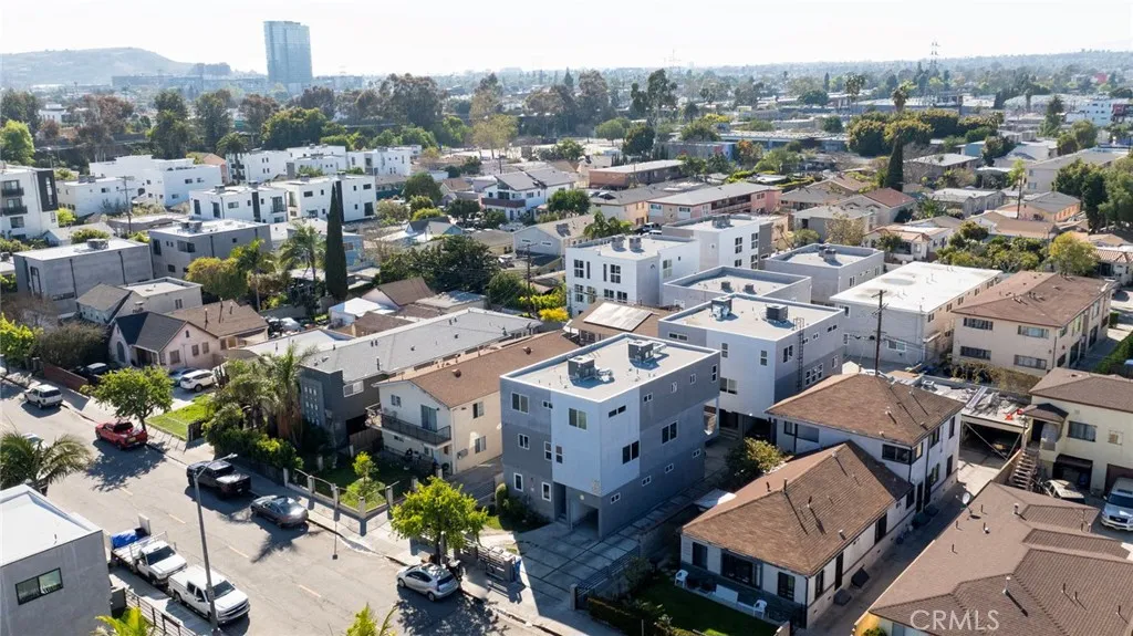 2301 Hauser Boulevard, Los Angeles, California 90016 home-pic-23