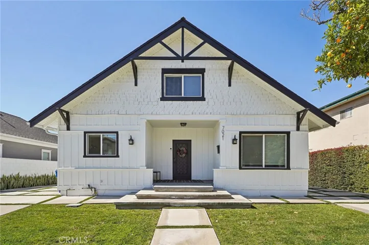 7021 Newlin Avenue, Whittier, California 90602