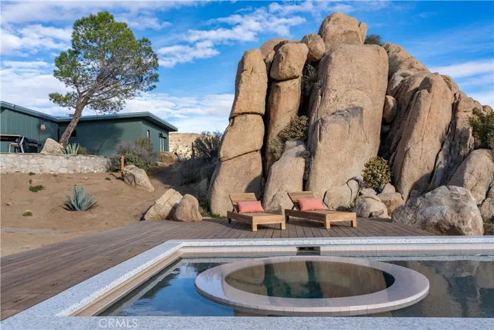 53577 Pipes Canyon Road, Pioneertown, California 92268