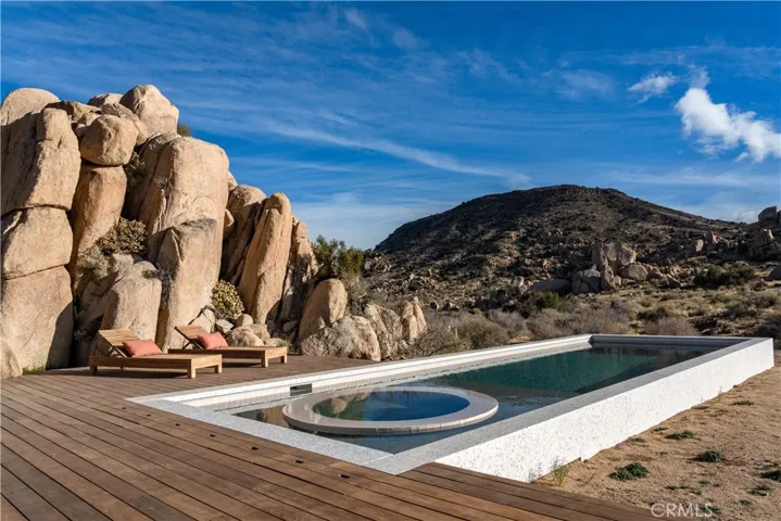 53577 Pipes Canyon Road, Pioneertown, California 92268