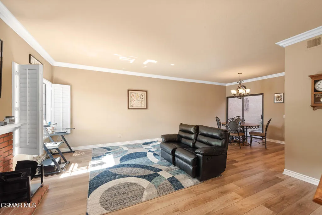 422 Country Club Drive B, Simi Valley, California 93065 home-pic-12