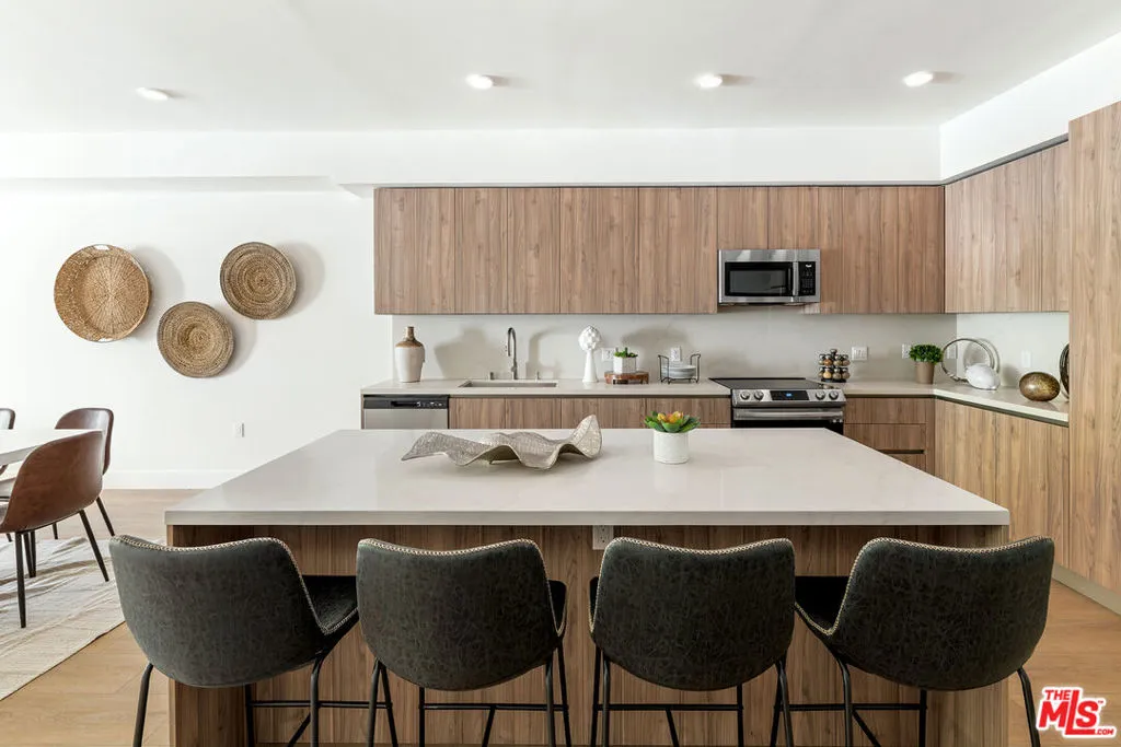 3649 Regal Place 201, Los Angeles, California 90068 home-pic-8