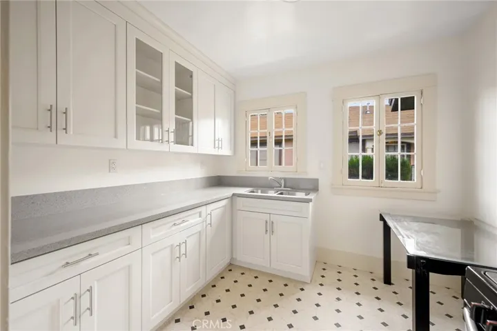415 Riverdale Drive, Glendale, California 91204