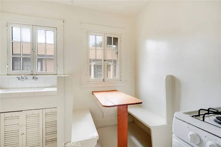 415 Riverdale Drive, Glendale, California 91204