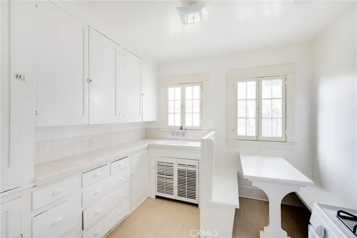 415 Riverdale Drive, Glendale, California 91204
