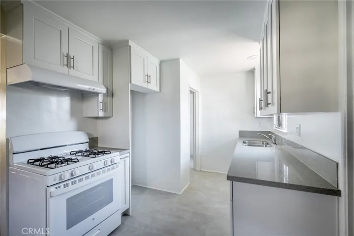 415 Riverdale Drive, Glendale, California 91204