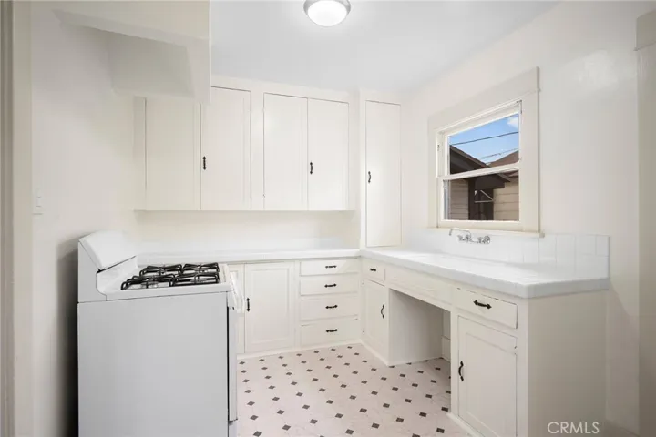 415 Riverdale Drive, Glendale, California 91204