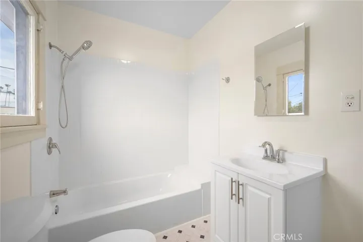 415 Riverdale Drive, Glendale, California 91204