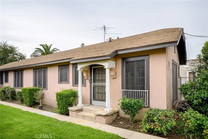 415 Riverdale Drive, Glendale, California 91204