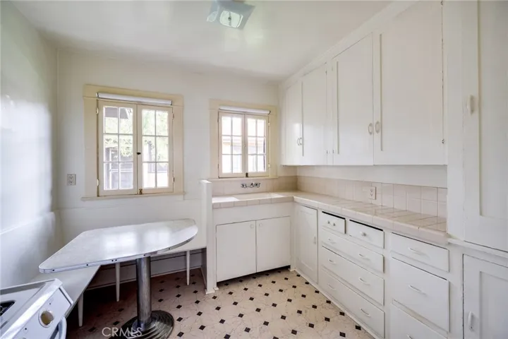 415 Riverdale Drive, Glendale, California 91204