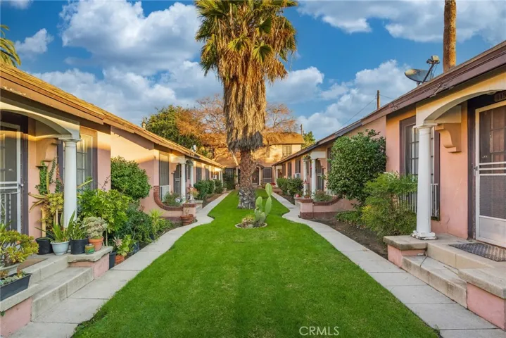 415 Riverdale Drive, Glendale, California 91204