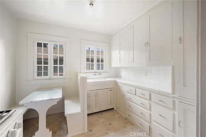 415 Riverdale Drive, Glendale, California 91204