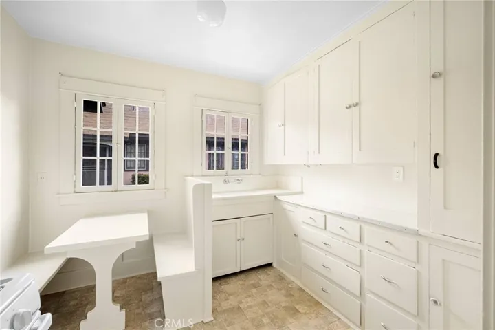 415 Riverdale Drive, Glendale, California 91204
