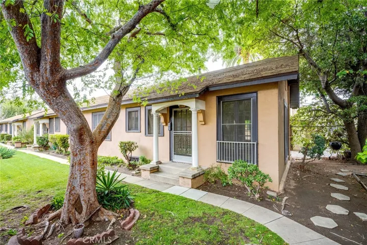 415 Riverdale Drive, Glendale, California 91204