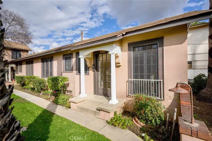 415 Riverdale Drive, Glendale, California 91204