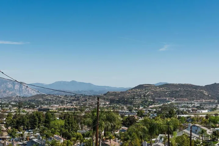 8516 Ellsworth Lane, Santee, California 92071