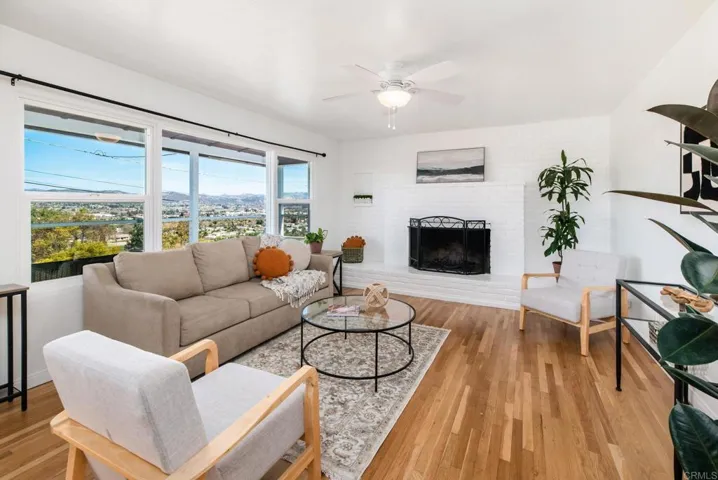 8516 Ellsworth Lane, Santee, California 92071