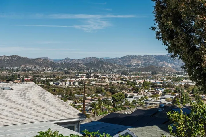 8516 Ellsworth Lane, Santee, California 92071