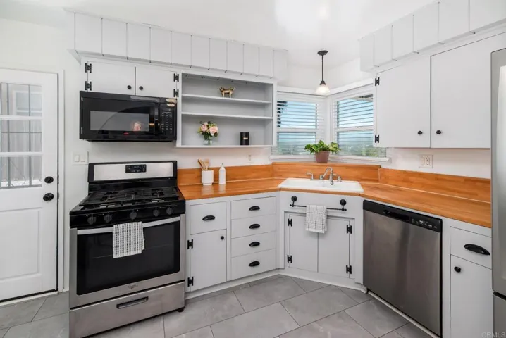 8516 Ellsworth Lane, Santee, California 92071