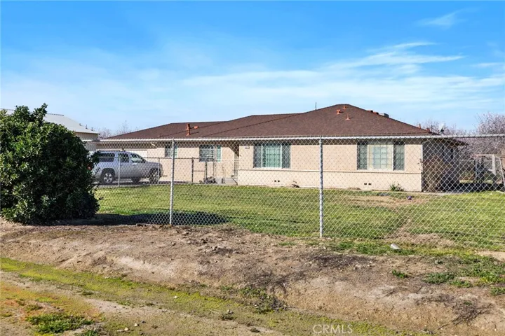 2465 N Lassen Avenue, Kerman, California 93630