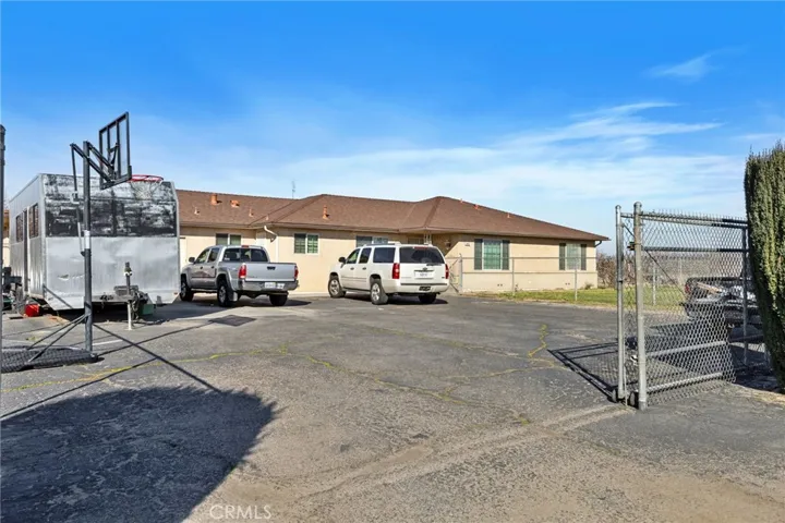 2465 N Lassen Avenue, Kerman, California 93630