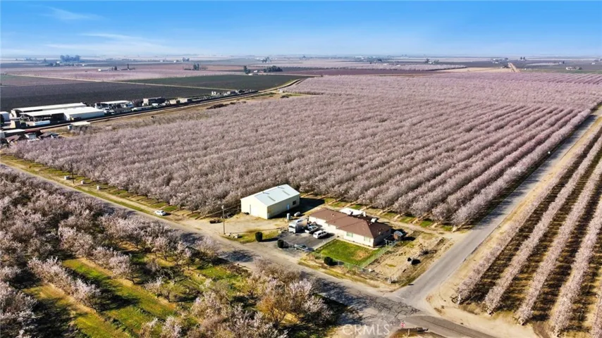 2465 N Lassen Avenue, Kerman, California 93630