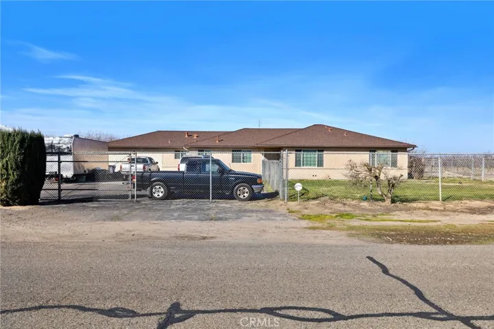 2465 N Lassen Avenue, Kerman, California 93630