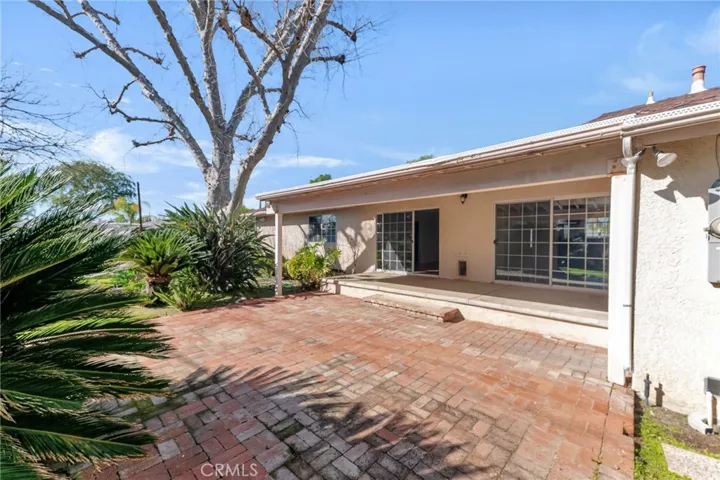 22216 Kittridge Street, Woodland Hills, California 91303