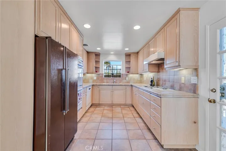 22216 Kittridge Street, Woodland Hills, California 91303