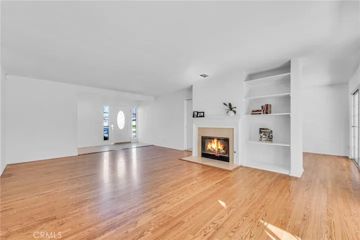 22216 Kittridge Street, Woodland Hills, California 91303