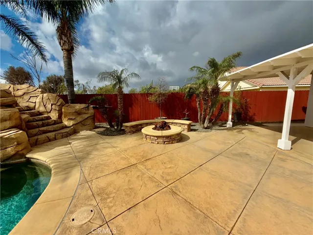 FIRE PIT