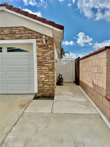 SIDE GATE RIGHT SIDE