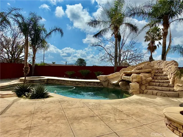 BEAUTIFUL POOL HOME