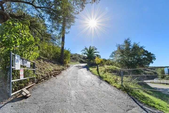 39255 De Luz Rd, Fallbrook, California 92028