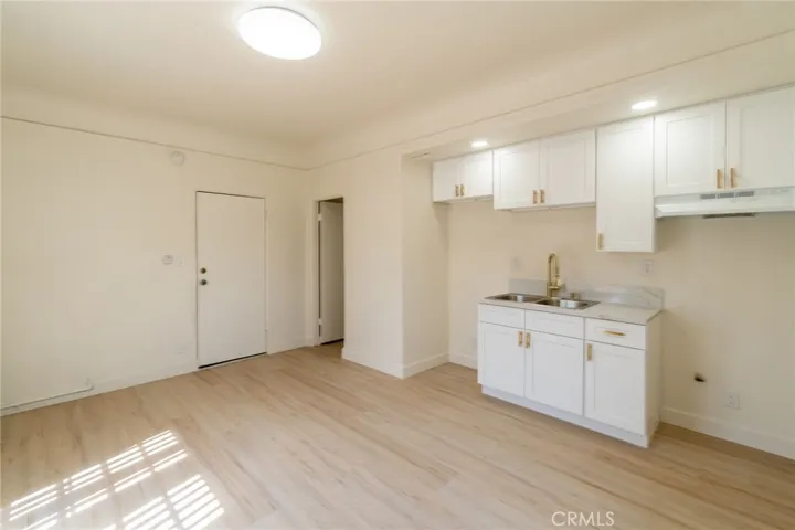 4567 Pickford Street, Los Angeles, California 90019