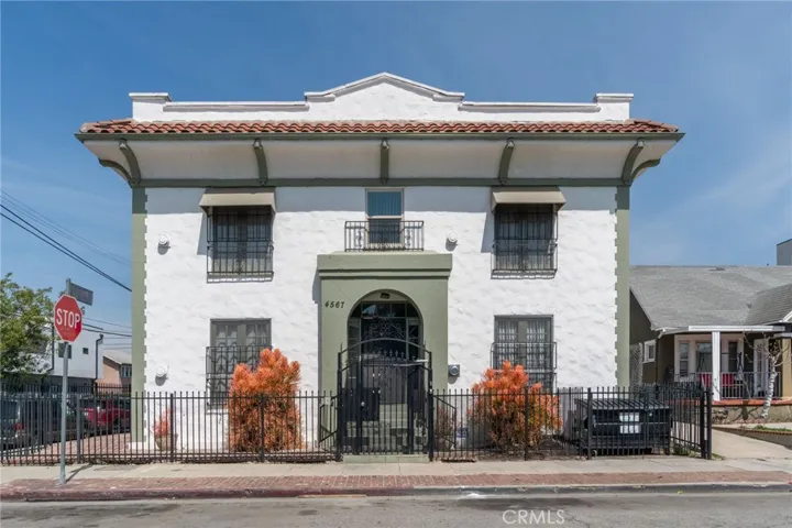 4567 Pickford Street, Los Angeles, California 90019