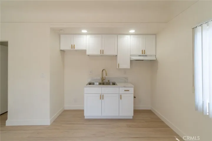 4567 Pickford Street, Los Angeles, California 90019