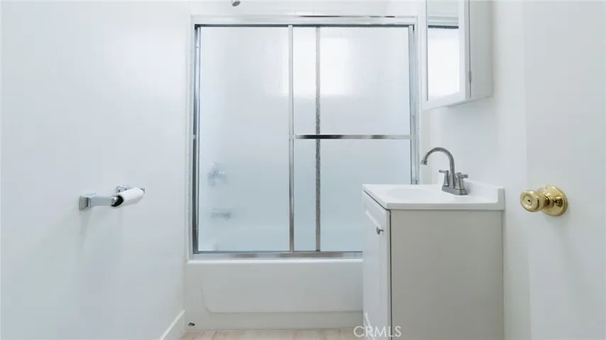 4567 Pickford Street, Los Angeles, California 90019