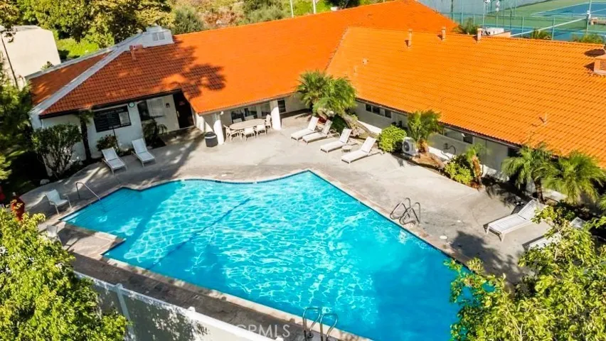 9584 Via Bernardo, Burbank, California 91504