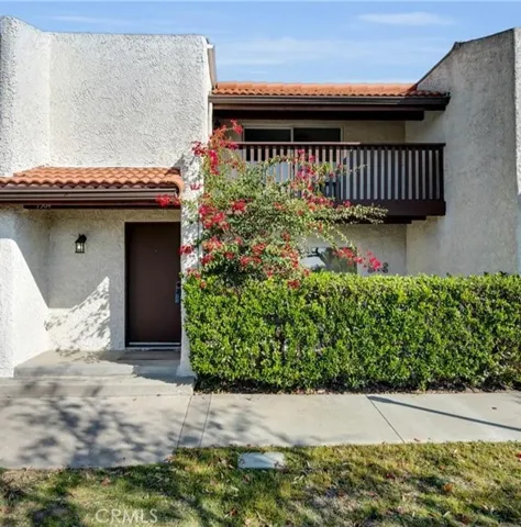 9584 Via Bernardo, Burbank, California 91504