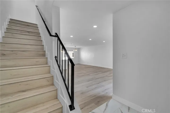 9584 Via Bernardo, Burbank, California 91504