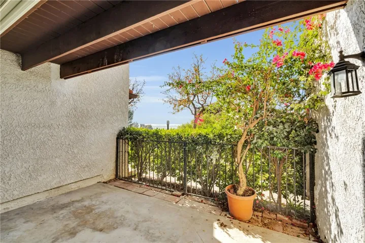 9584 Via Bernardo, Burbank, California 91504