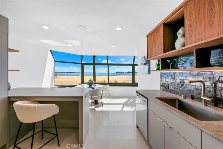 1310 E Ocean Boulevard 14, Long Beach, California 90802