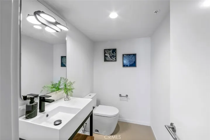 Powder room!
